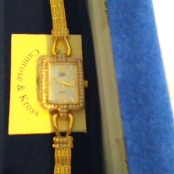 Jacqueline Kennedy's Gold Plated Watch - Picture 2 of 14